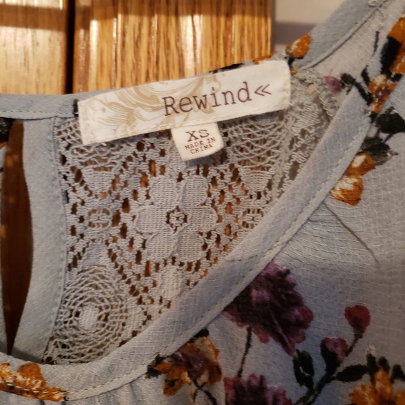 Rewind Cold-Shoulder Top - Picture 2 of 4